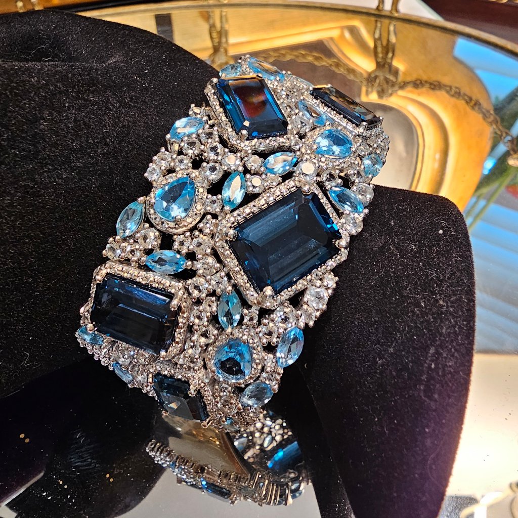 Gem Treasures Kathys Bracelet Museum Quality London Blue Swiss Blue Bracelet Gem Treasures Kathys Bracelet Museum Quality London Blue Swiss Blue Bracelet